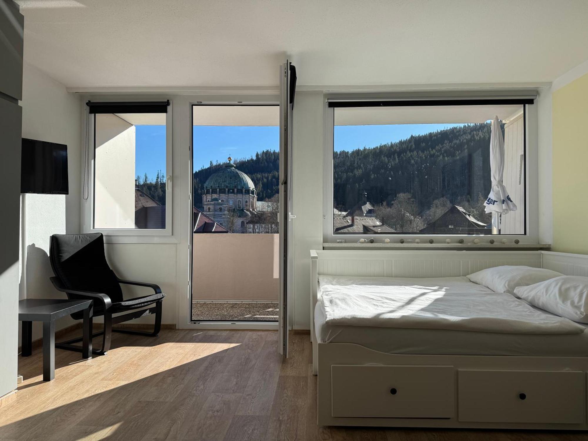 Domview Apartment Санкт Блазиен Екстериор снимка